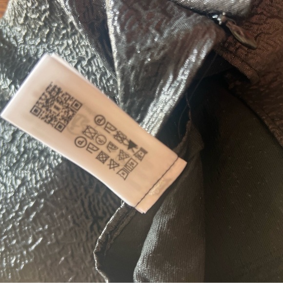 Zara Women’s Black Coated Knotted Skort, size small - Picture 9 of 11